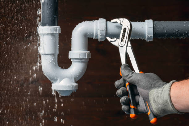 Professional Leak Detection technician working in Weehawken, NJ